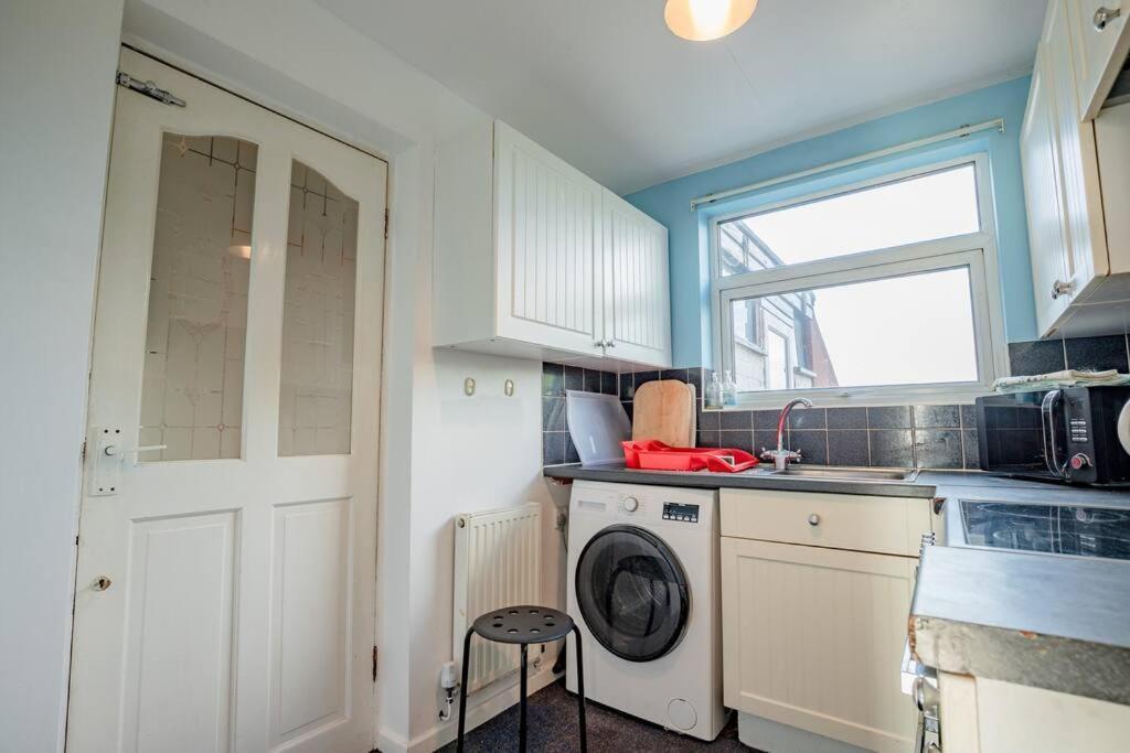 Host & - Lechlade Holiday home Birmingham